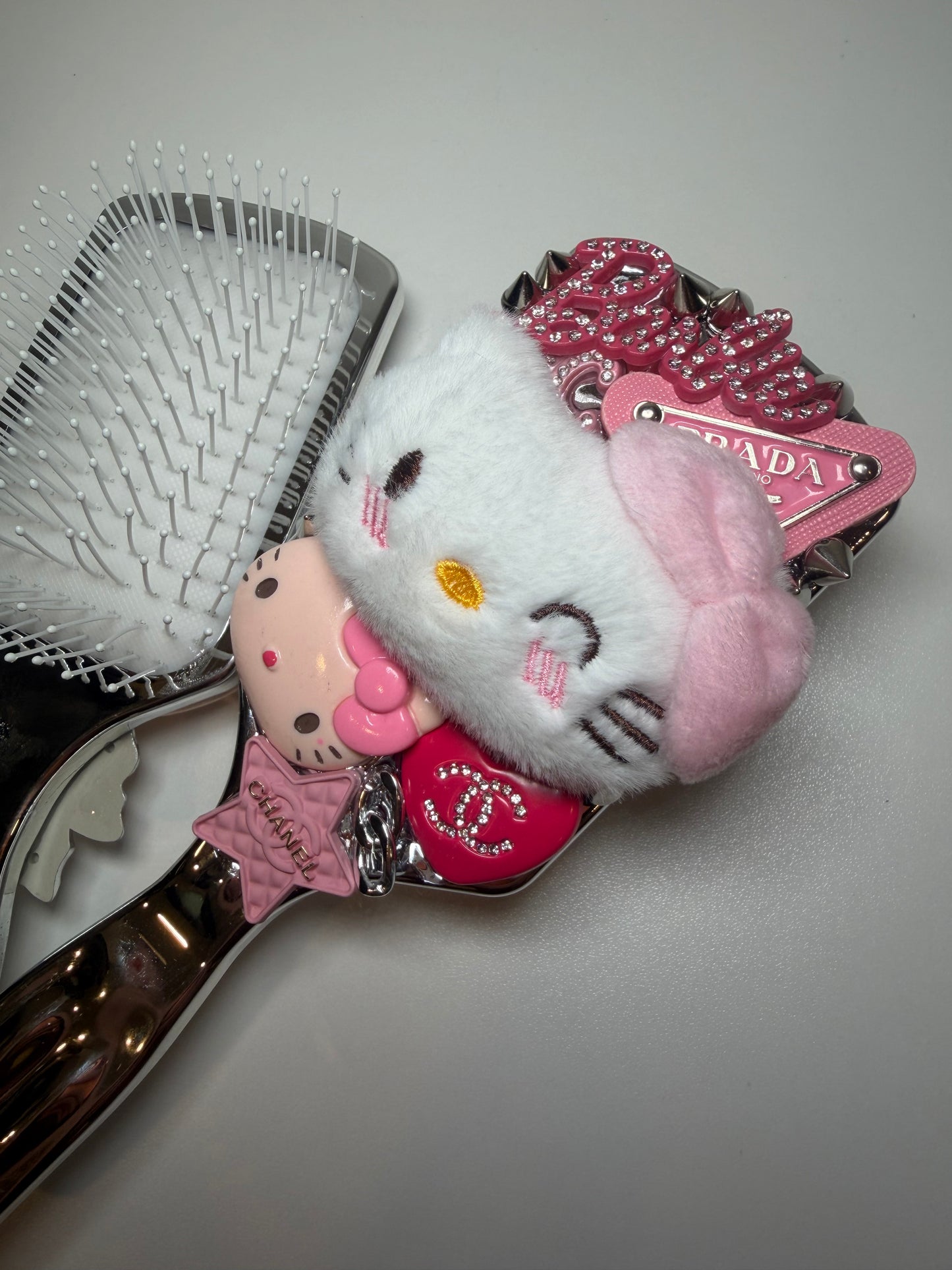 BARB PLUSH BRUSH