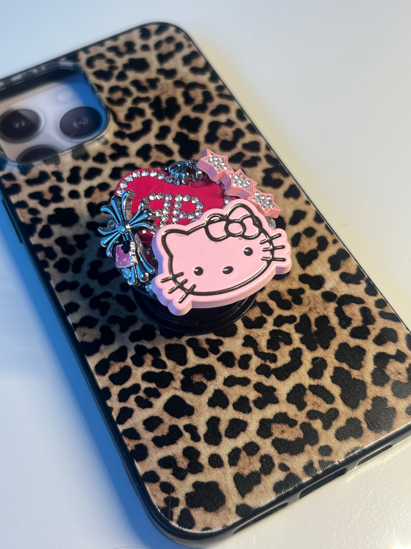HK CHROMEY🎀༘⋆★