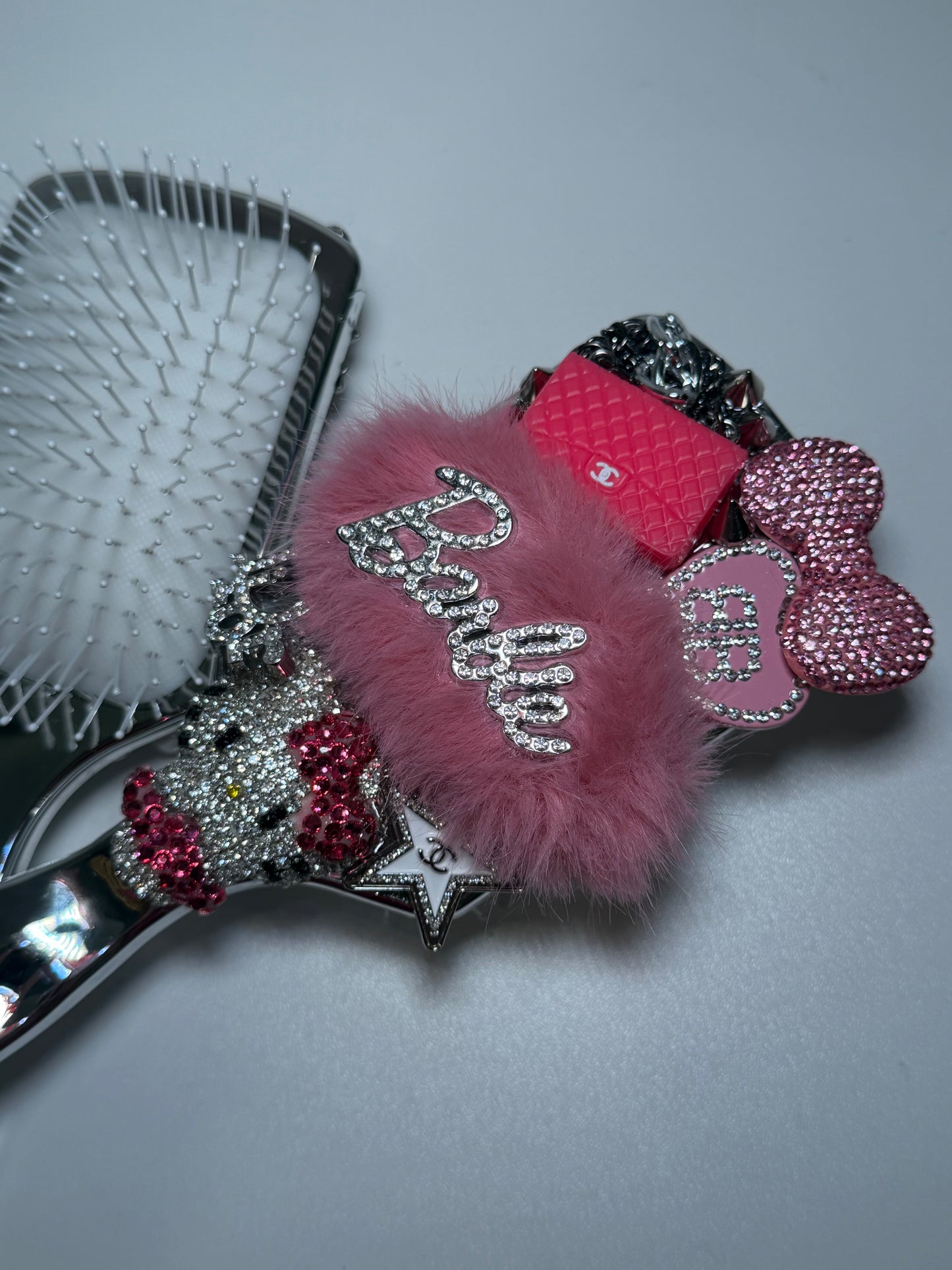 CC PLUSH HANDBRUSH