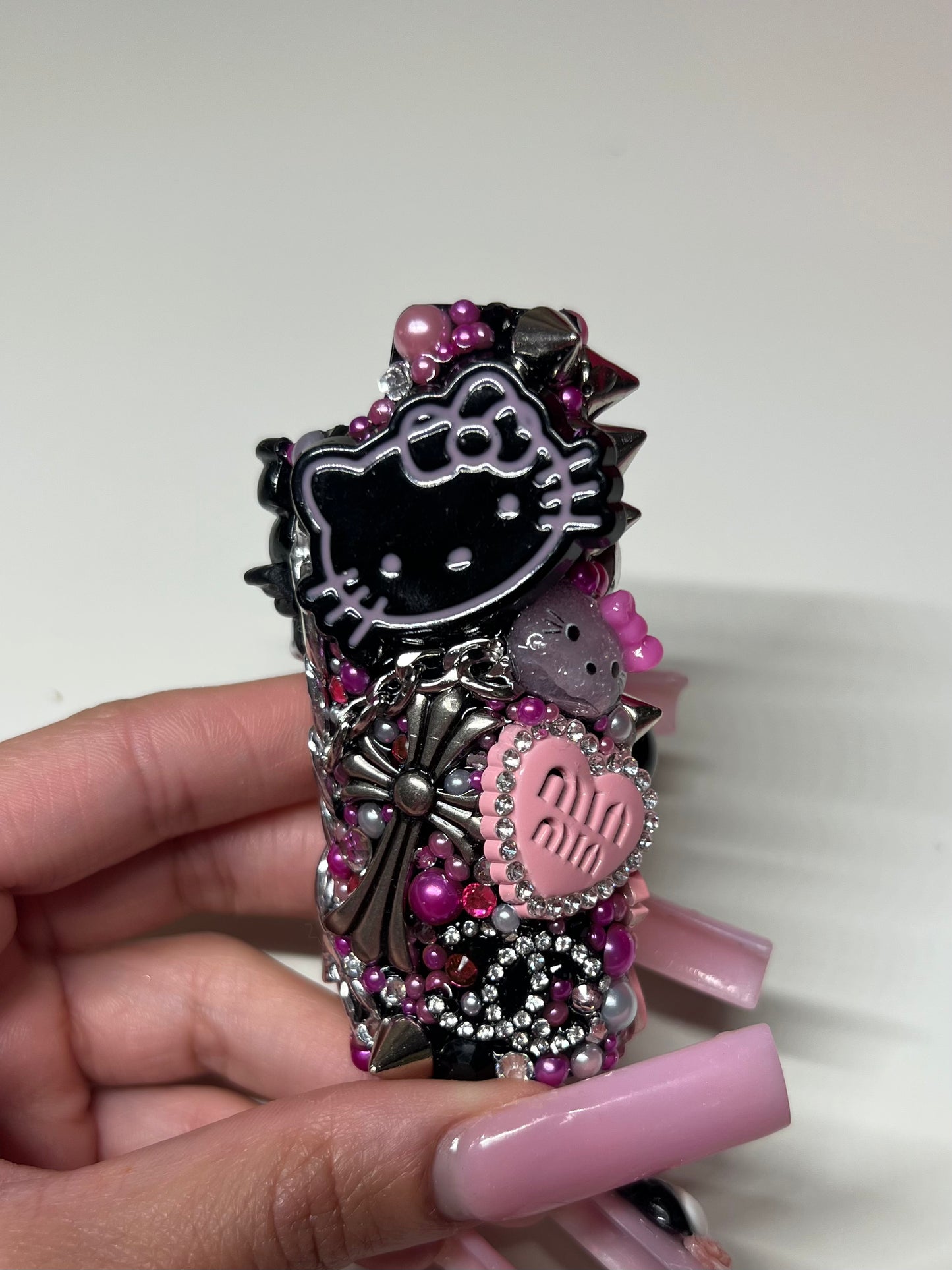 MIUMIU JUNKIE♡💗🖤
